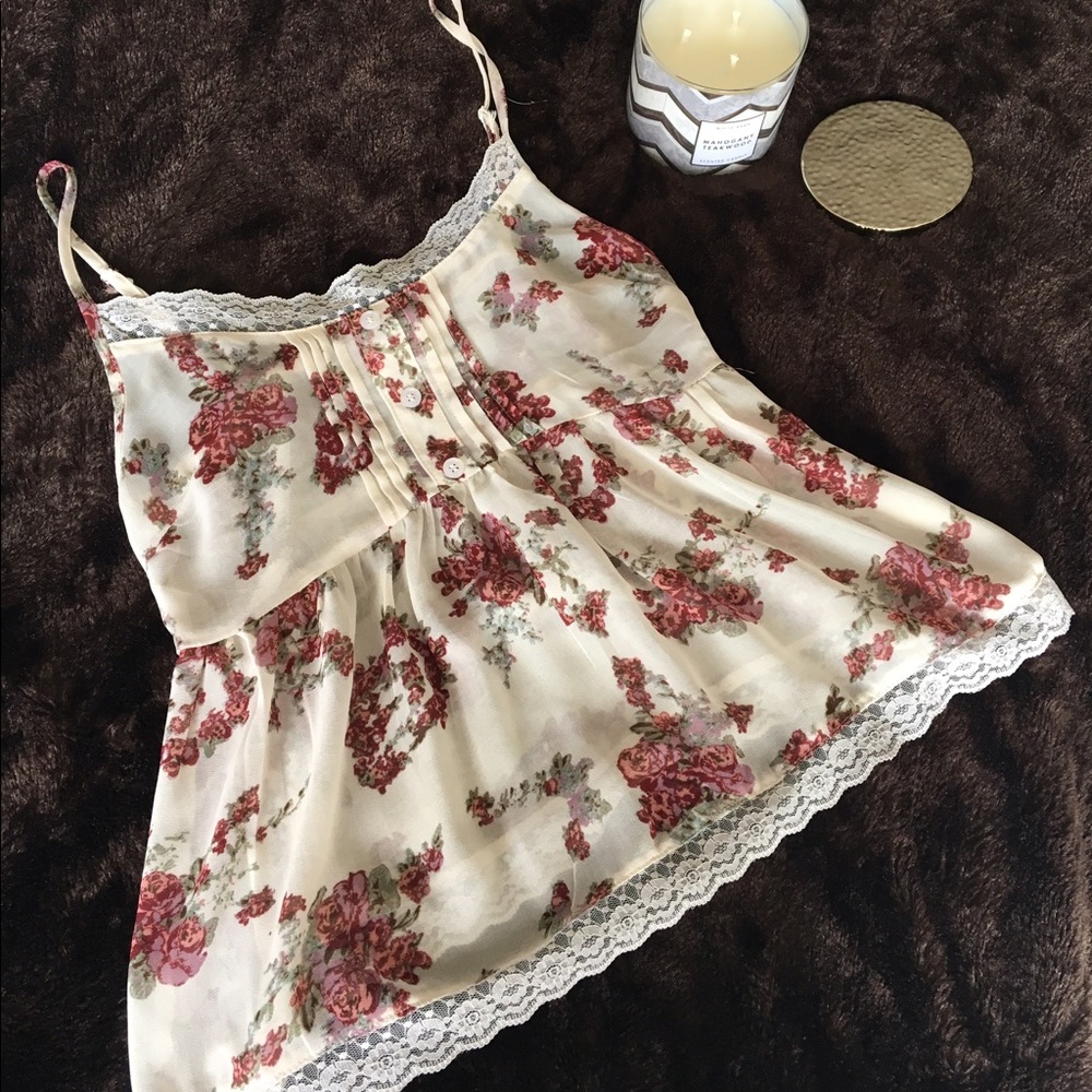 🌺Gorgeous flower printed tank🌸🌺
