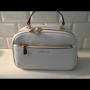 MICHAEL KORS LUKA SMALL WHITE LEATHER SATCHEL NEW!