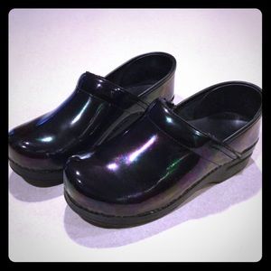 Dansko clog petrol oil color sz 8