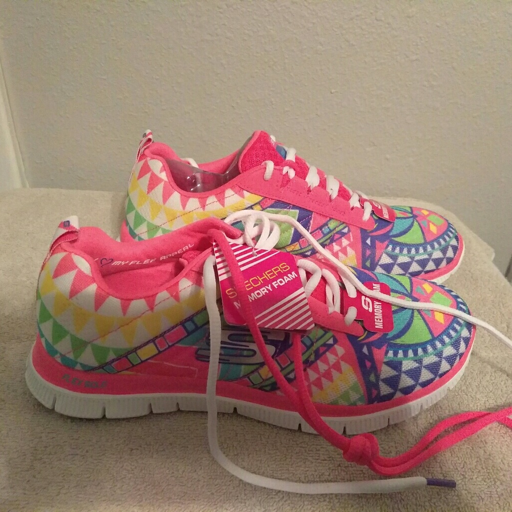 Sketchers Memory Foam Sneakers