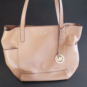 Michael Kors Ashbury Large Leather Shoulder Bag