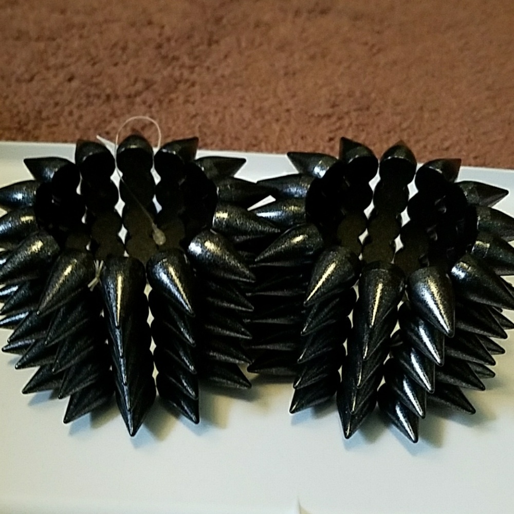Pair of bracelets - Picture 1 of 1