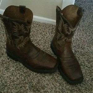 ARIAT BOOTS