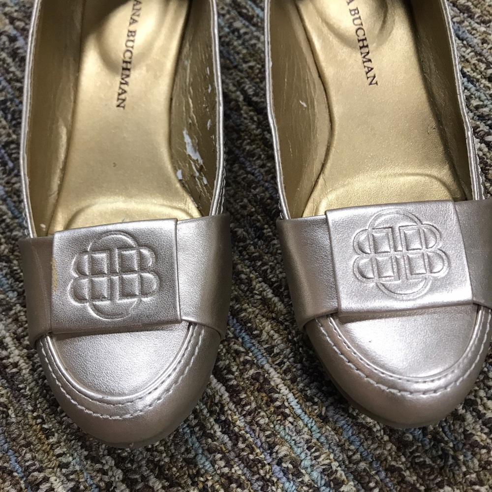 Dana Buchman Metallic Gold loafers