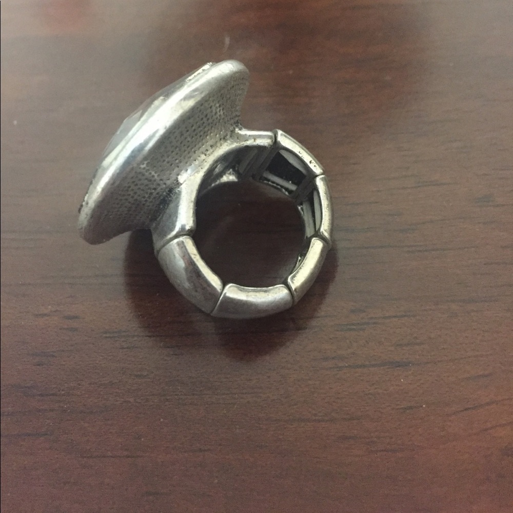 Beautiful ring - Picture 2 of 2