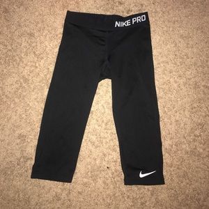 girls nike pro dir-fit capri leggings