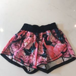 Flower original lu lu lemon shorts