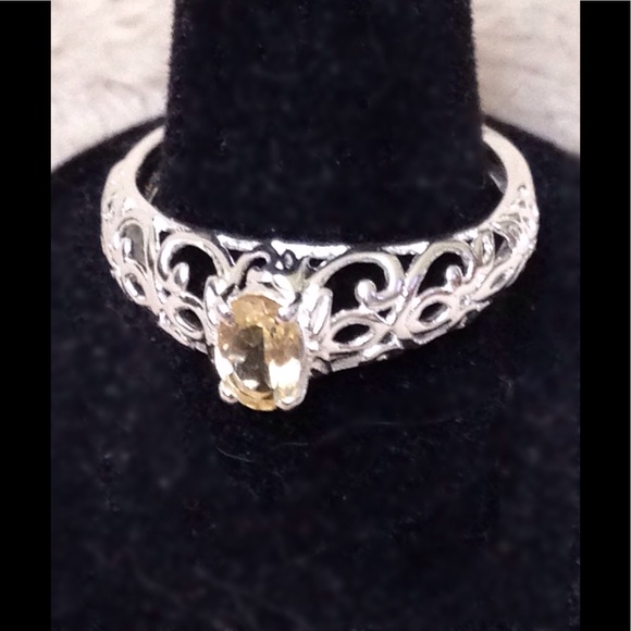 Scapolite, Yellow - Picture 2 of 4