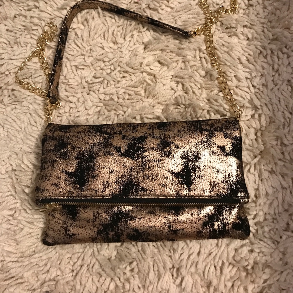 Kelly Wynne Flirty Little Fold Over