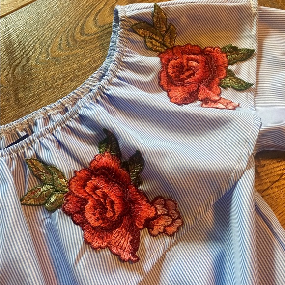 🔴50% OFF SALE🔴 Embroidered Off Shoulder Top - Picture 5 of 5