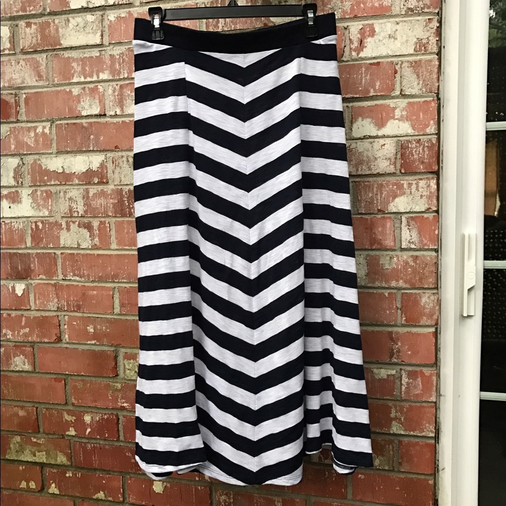 ⚡️INC Chevron Maxi Skirt