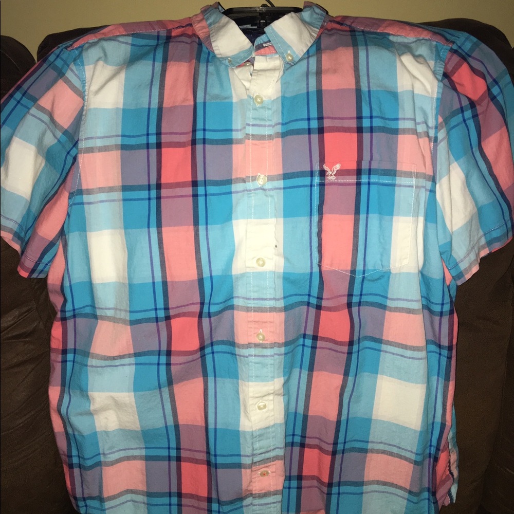 American Eagle Short Sleeve Button Down