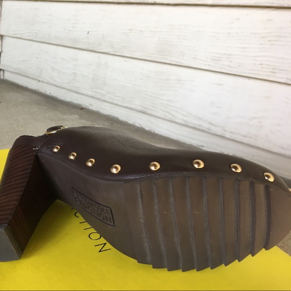 Brown Kenneth Cole Reaction clog heels - Picture 3 of 3