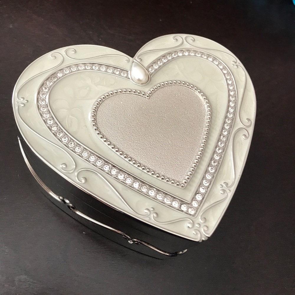 Jewelry storage