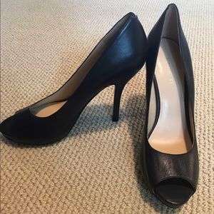 Nine west peep toe navy leather heel