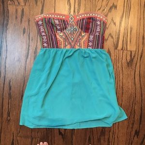 Strapless patterned dress