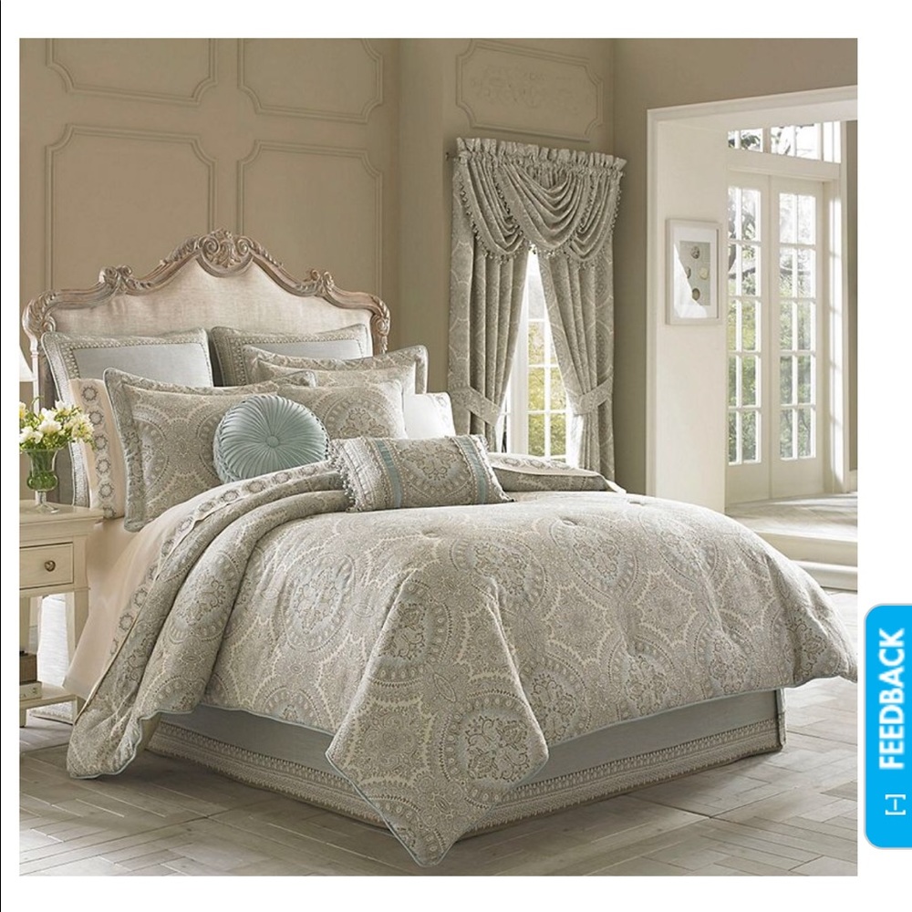 Comforter,bedskirt, 2shams SOLD