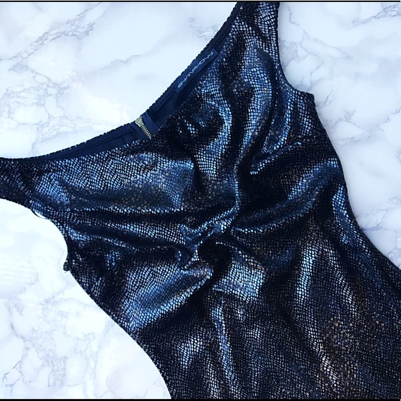 Velvet Reptile Dress - Picture 5 of 6