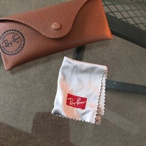Ray ban case with cloth