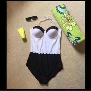 Retro one piece swim suit NWOT