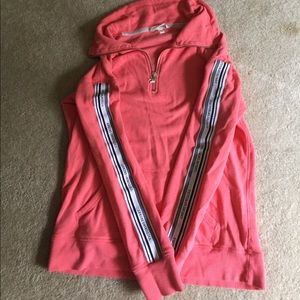 SALE 24 HR ❤️❤️❤️❤️VS pullover