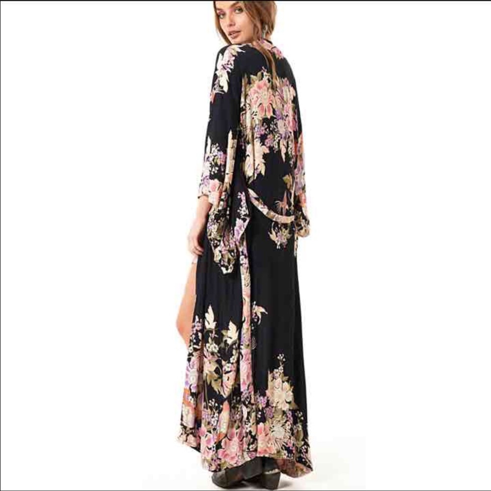 Spell Blue Skies Luxe Kimono Black/white