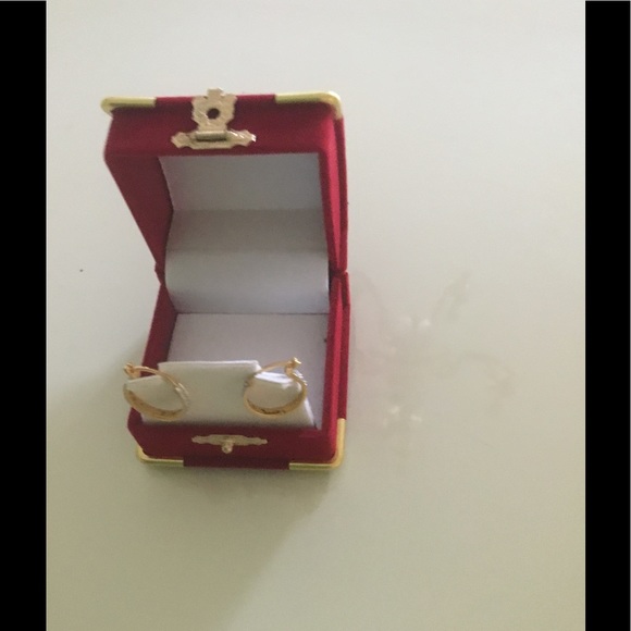 Solid gold diamond earrings - Picture 2 of 3