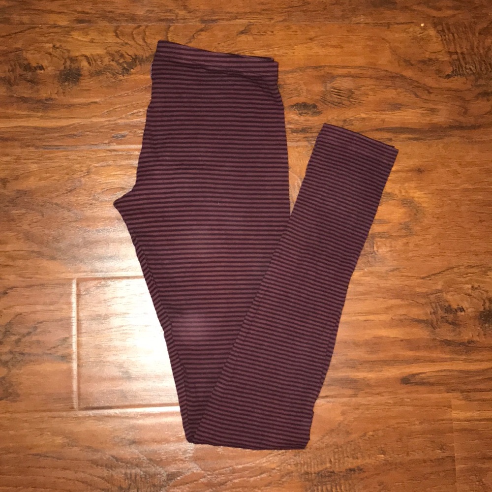 ✨ Burgundy Hard Tail leggings ✨