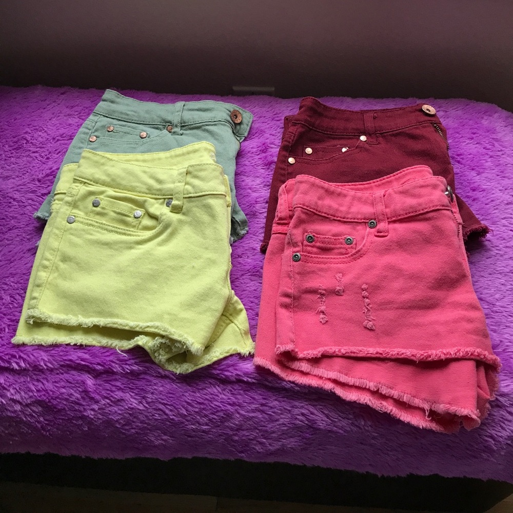 Bundle of four fun color shorts. 2️⃣0️⃣➖