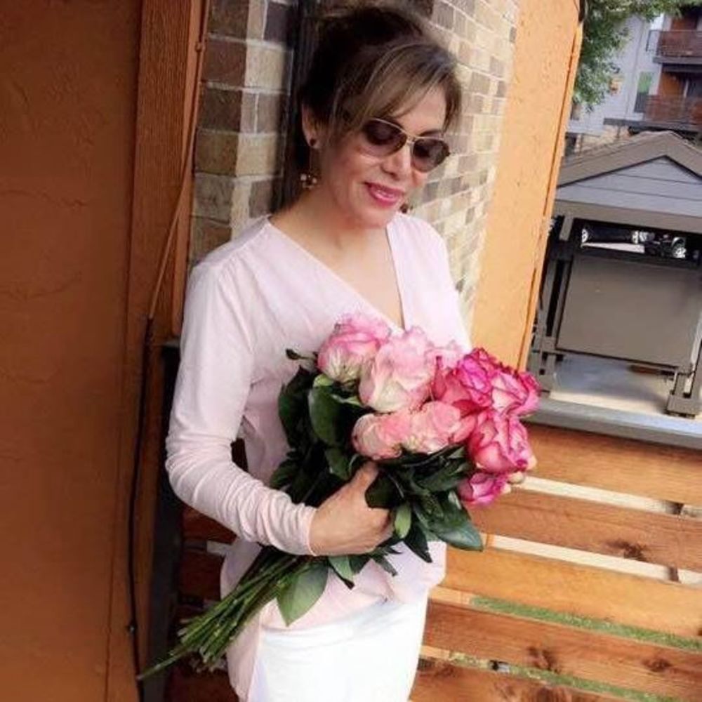 Meet your Posher, Laura pilar