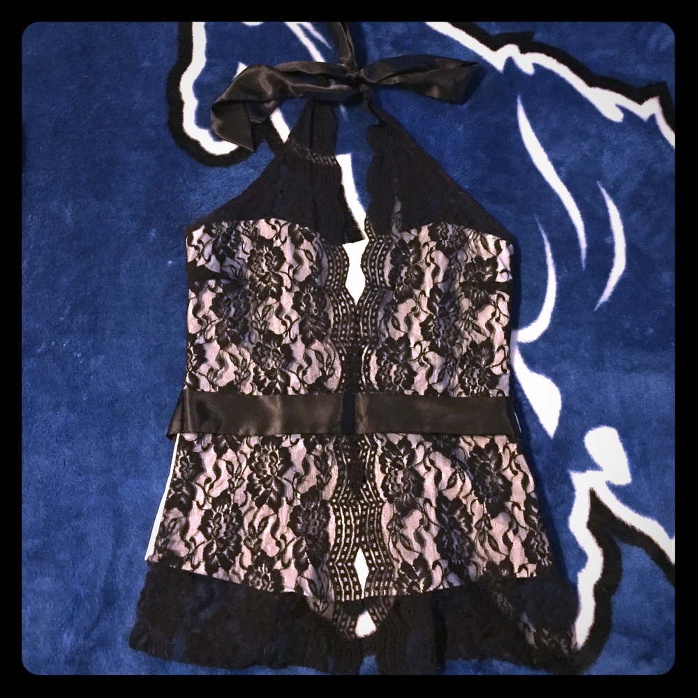Lacey Black/White Corset Top! ❤️