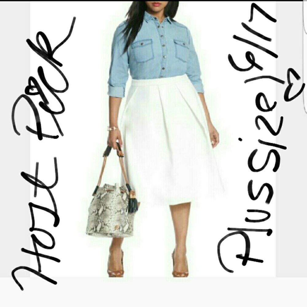 💕HP💕 NEW Lane Bryant Chambray Diamond Denim Top