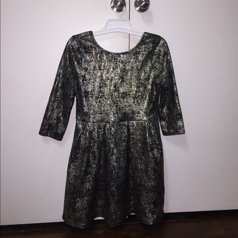 Black and gold 3/4 sleeve dress