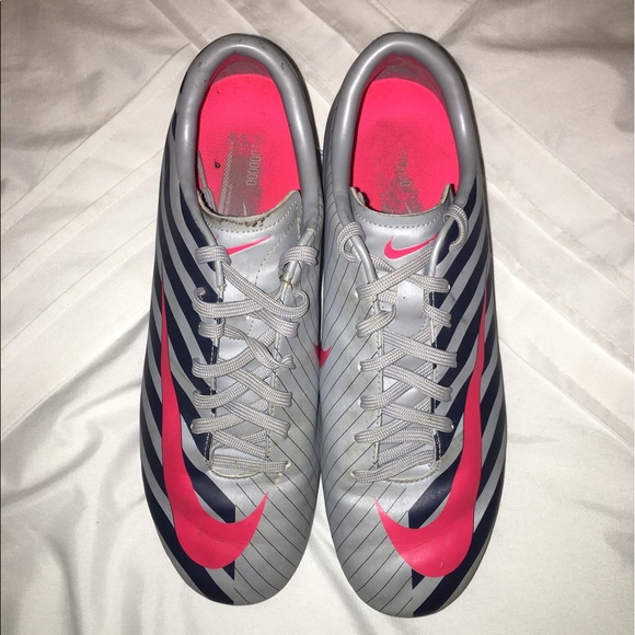 NIKE MERCURIAL Soccer Cleats - Picture 3 of 6