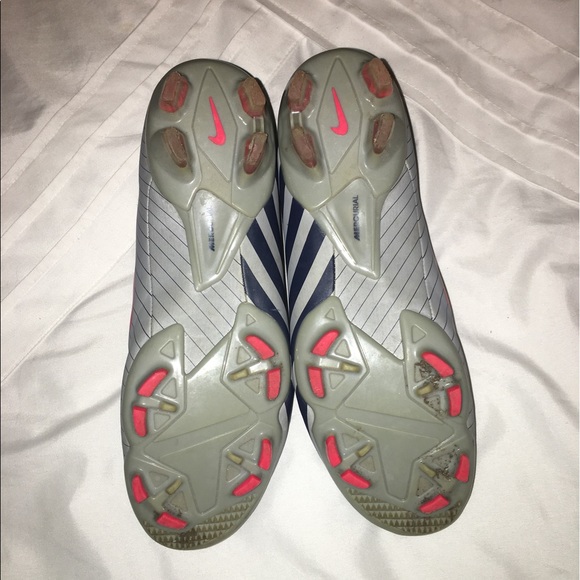 NIKE MERCURIAL Soccer Cleats - Picture 5 of 6