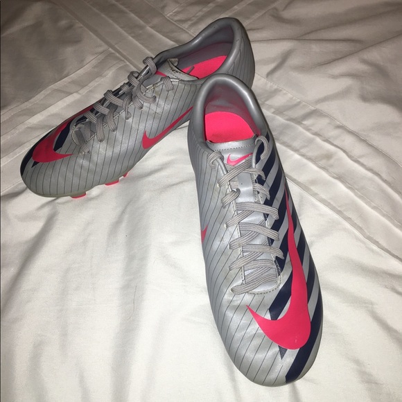 NIKE MERCURIAL Soccer Cleats - Picture 1 of 6