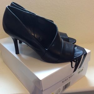NINE WEST Black "Booties"/"Shooties" - Glara