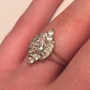 Elegant Vintage-Style Engagement Ring (Size 7)