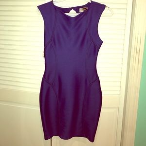 Tight, cute blue dress! Little back opening