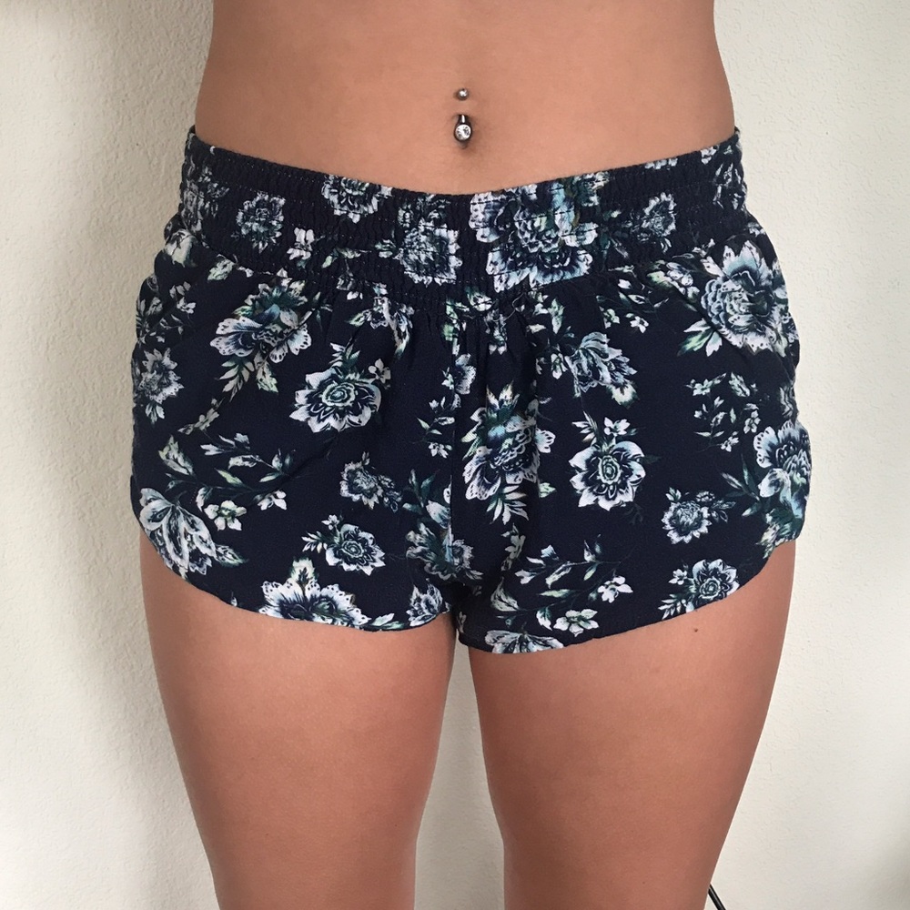 Floral high waisted soft American Eagle shorts