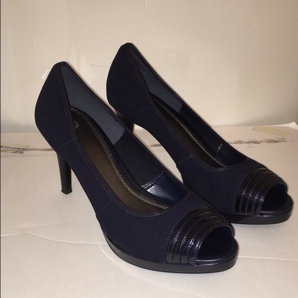 Cute Navy Blue Heels