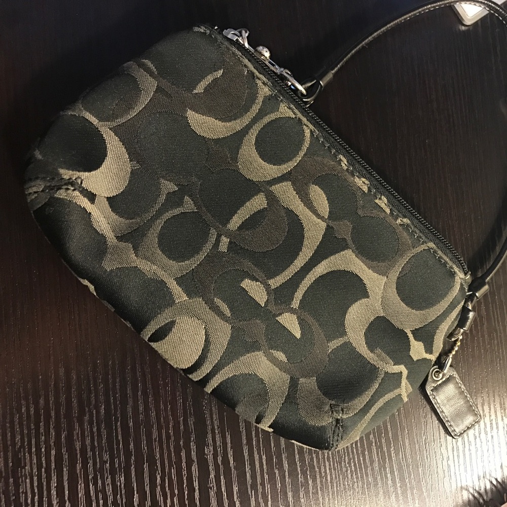 Coach wristlet - Picture 3 of 6