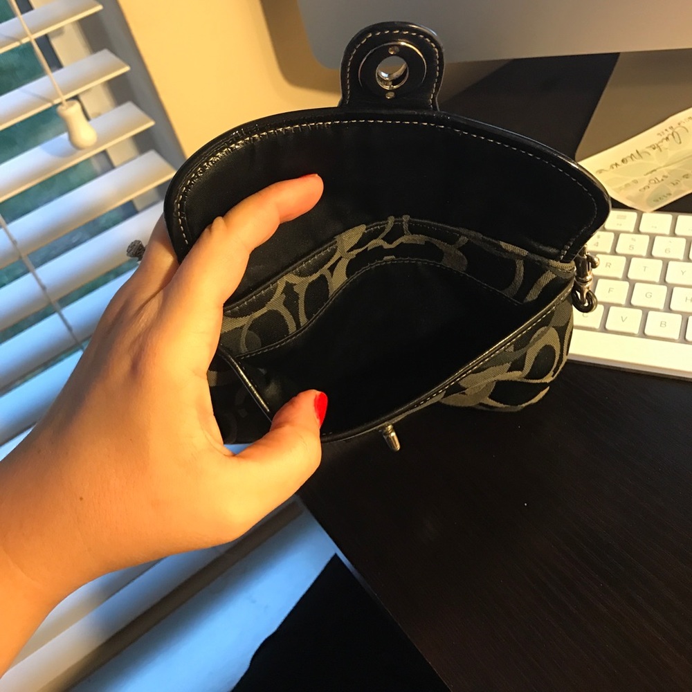 Coach wristlet - Picture 4 of 6