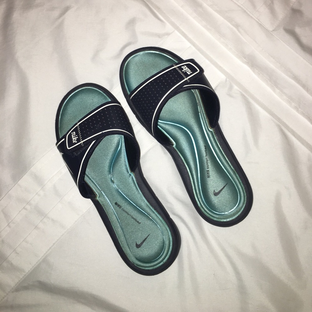 NIKE Memory Foam Slide Sandals