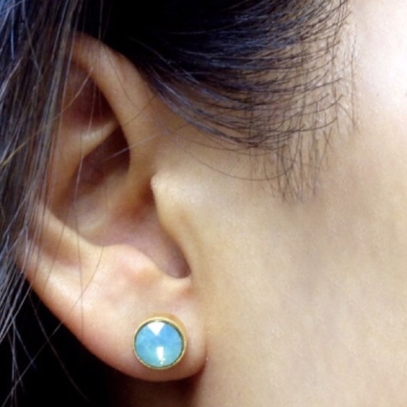 [Jessica Elliot] Swarovski Round Studs - Picture 2 of 2