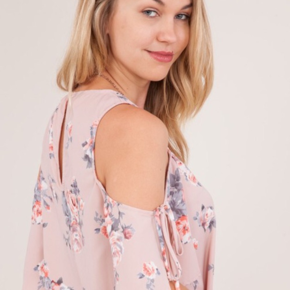 Small Gorgeous blush Floral top - Picture 4 of 5