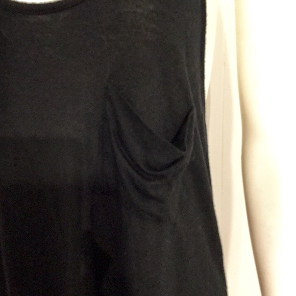 Mossimo razorback tank - Picture 3 of 3