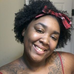 Meet your Posher, Ebony