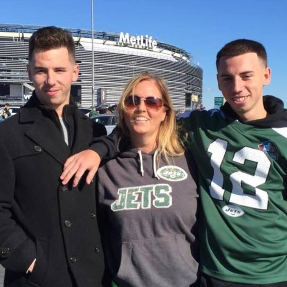 Meet your Posher, Elizabeth