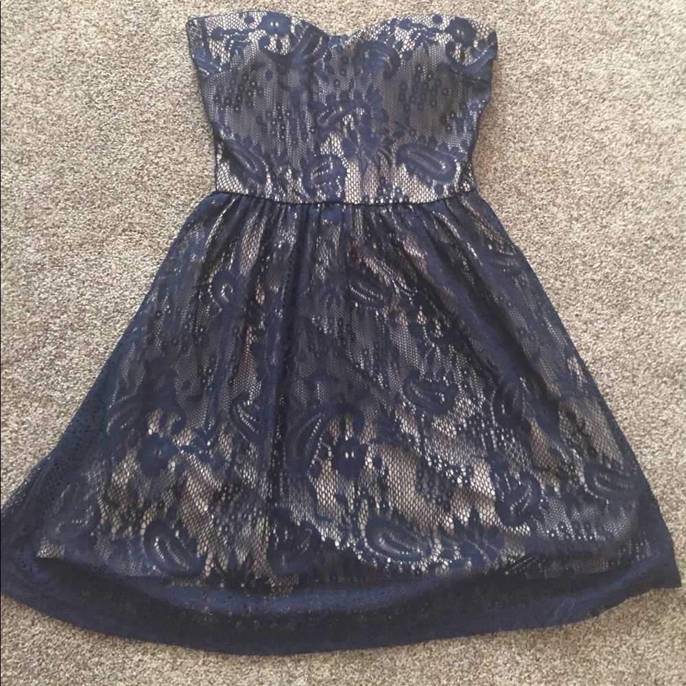 Modcloth navy lace strapless dress